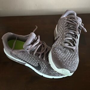 Women’s Nike Air Max Sequent 2